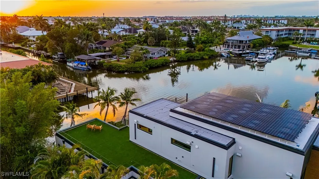 1100 Sandpiper Street Naples FL 34102