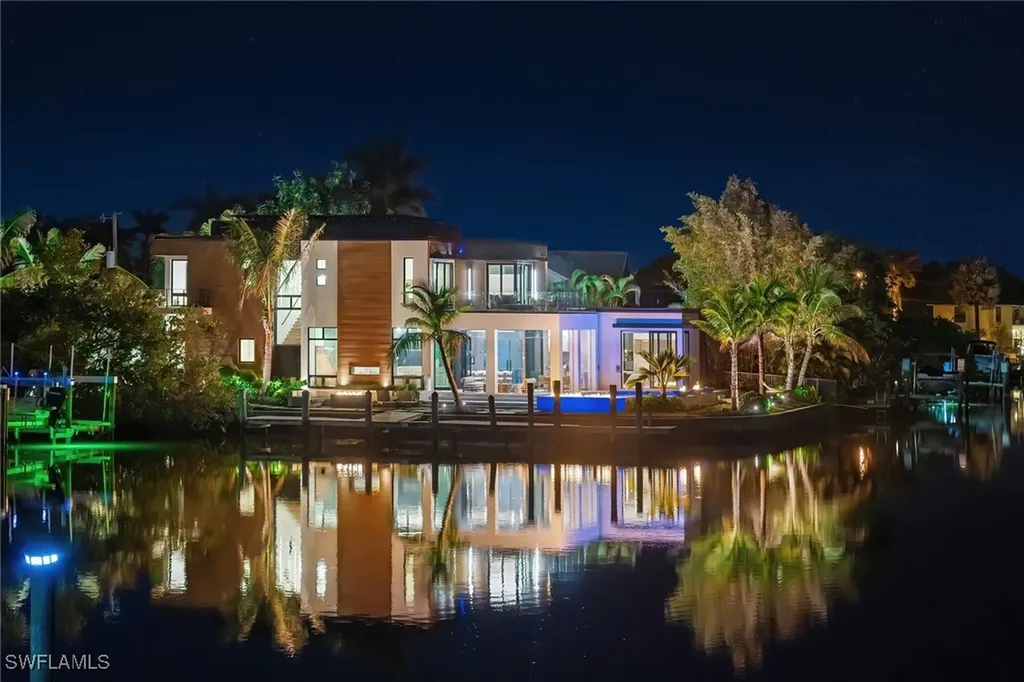 1100 Sandpiper Street Naples FL 34102