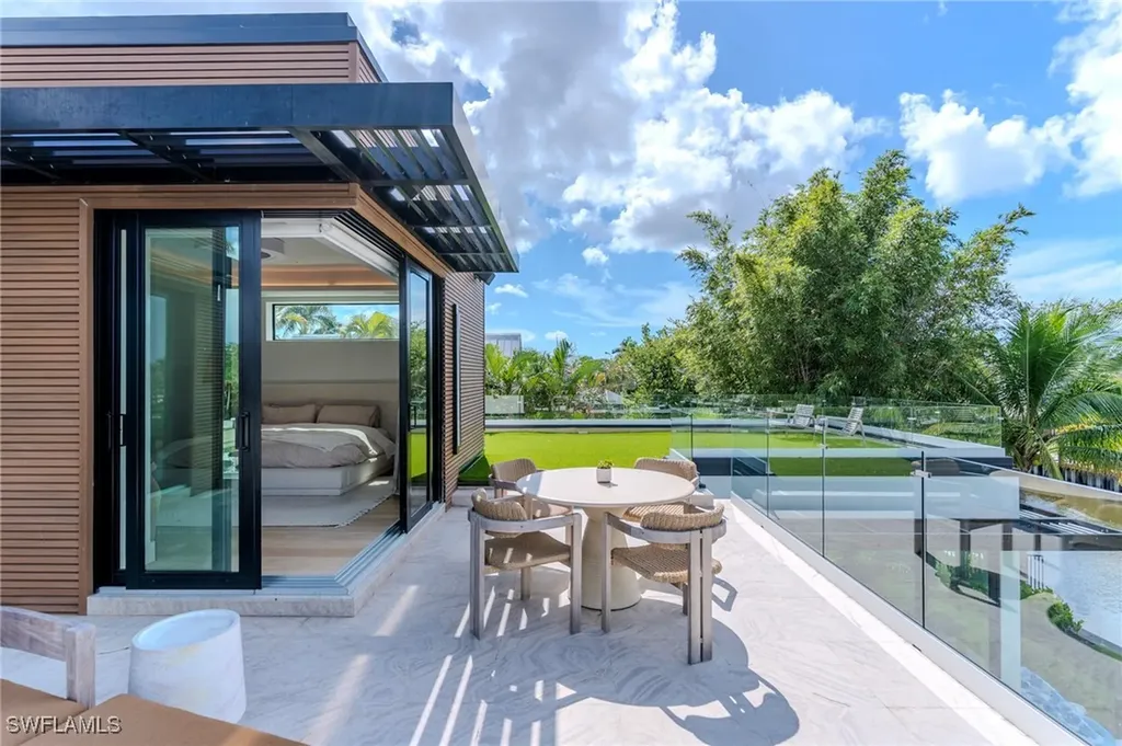1100 Sandpiper Street Naples FL 34102