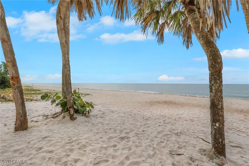 642 12th Avenue S Naples FL 34102