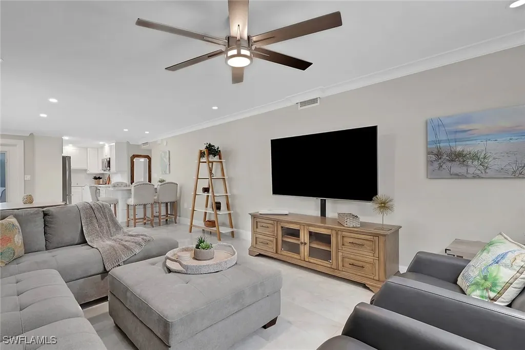 642 12th Avenue S Naples FL 34102