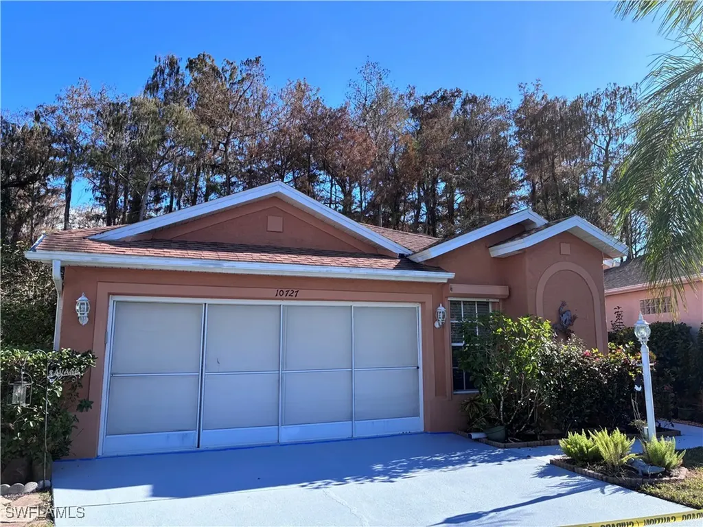 10727 Maui Circle Estero FL 33928