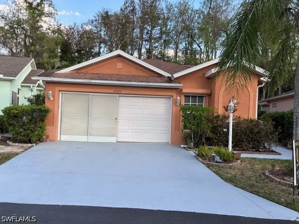 10727 Maui Circle Estero FL 33928