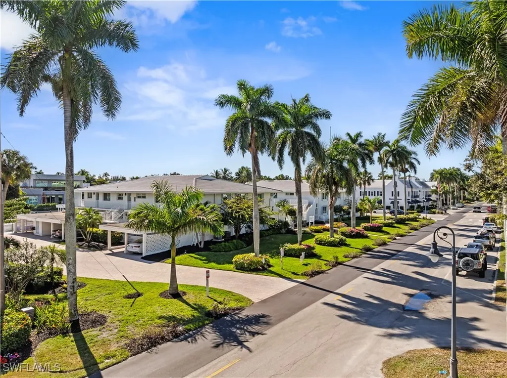 320 14th Avenue S Naples FL 34102