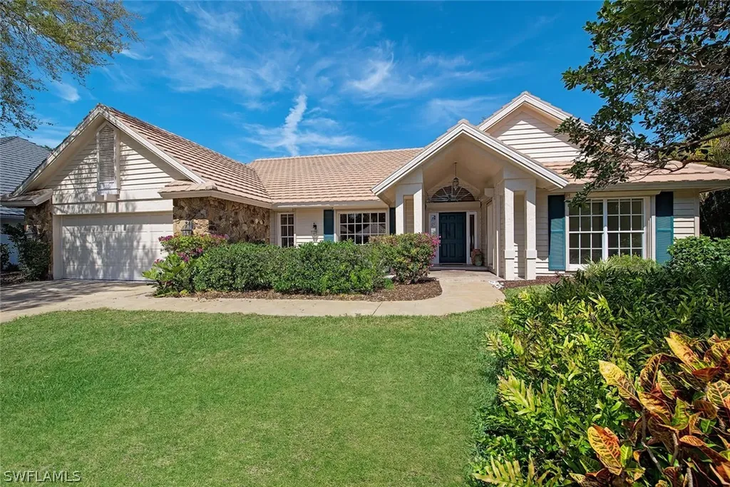 811 Arrowhead Lane Naples FL 34108