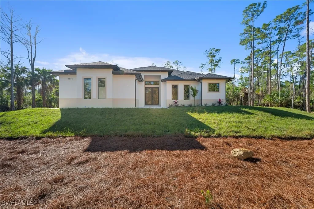 1514 47th Avenue NE Naples FL 34120
