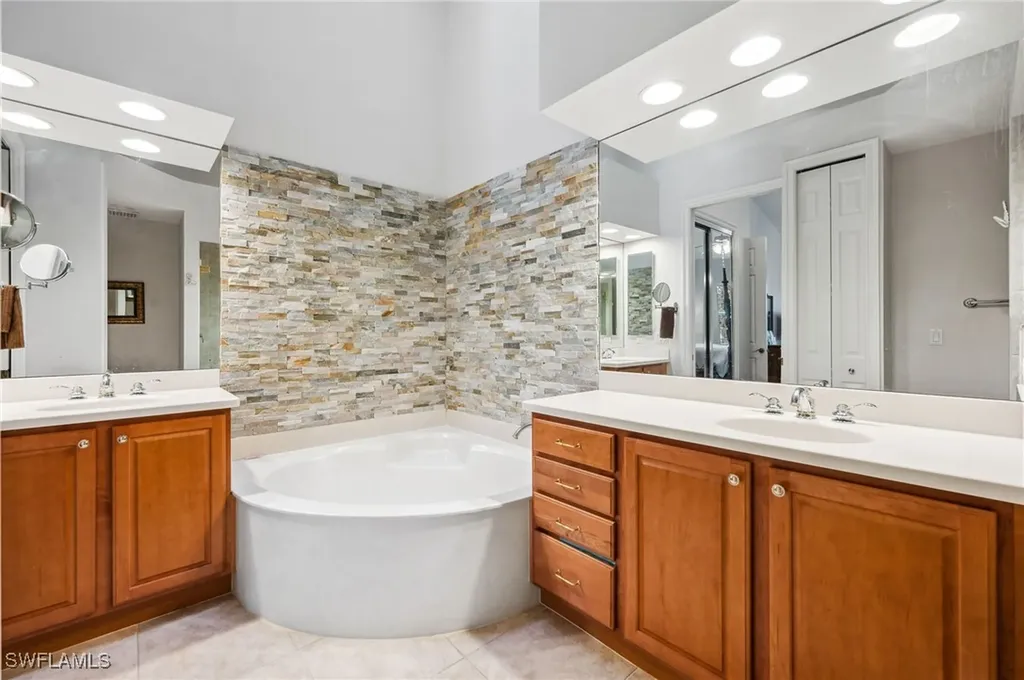 7859 Hawthorne Terrace Naples FL 34113