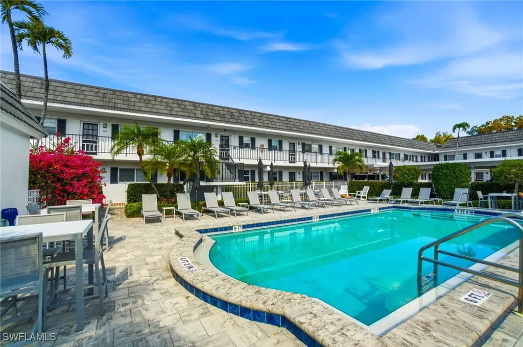 268 Banyan Boulevard Naples FL 34102