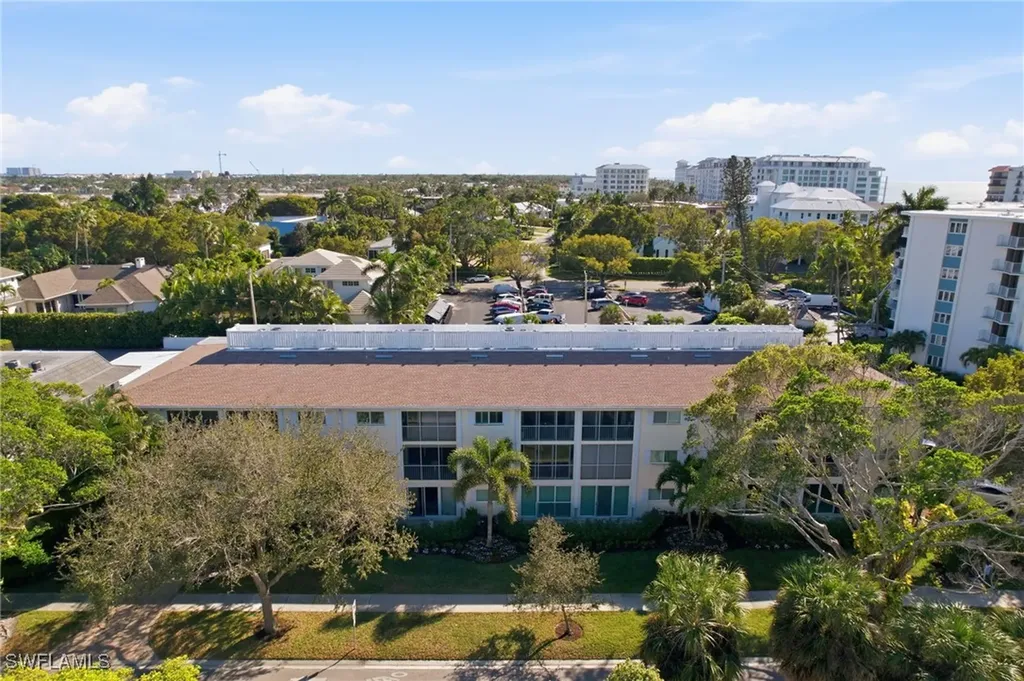 268 Banyan Boulevard Naples FL 34102