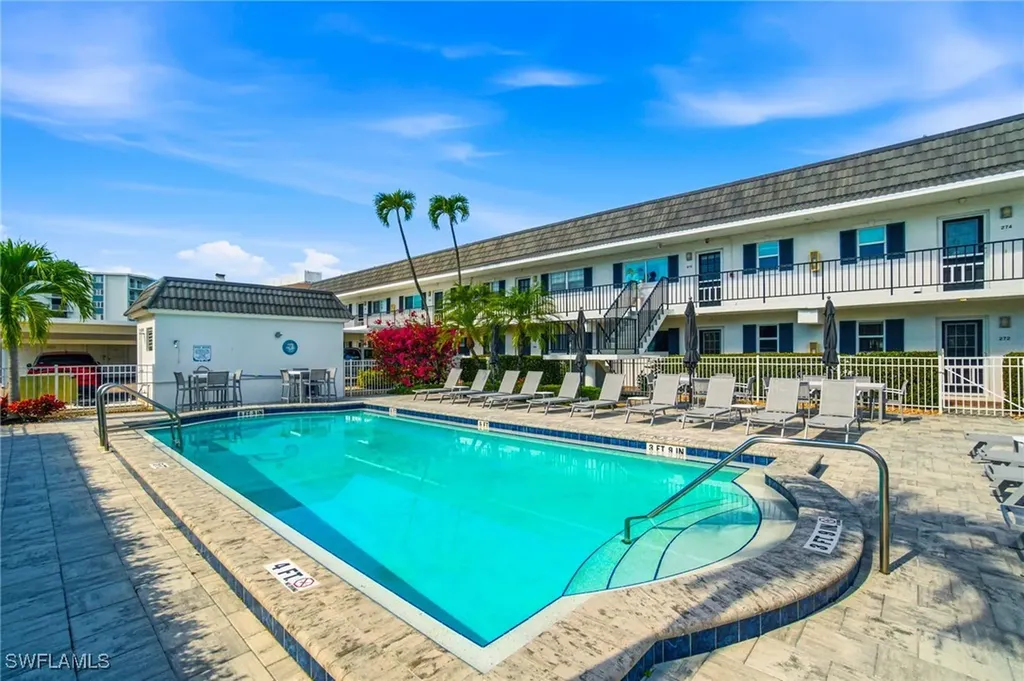 268 Banyan Boulevard Naples FL 34102