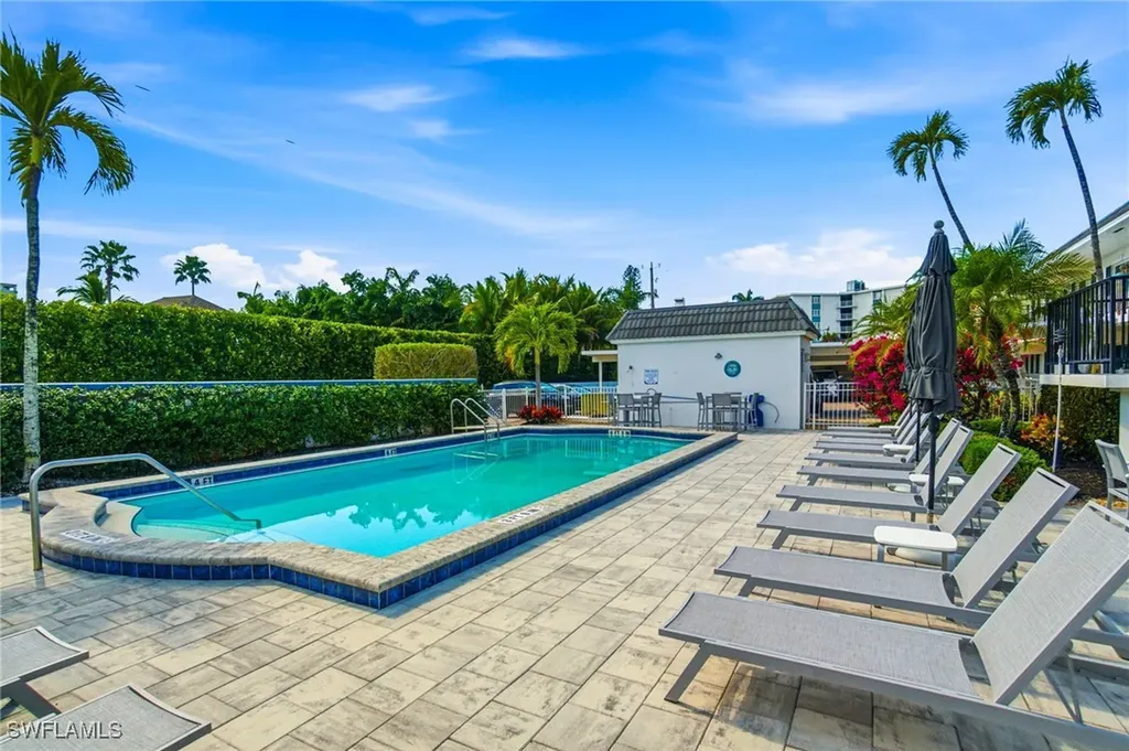 268 Banyan Boulevard Naples FL 34102