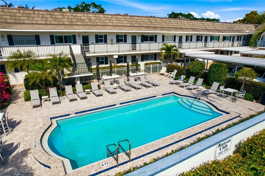 268 Banyan Boulevard Naples FL 34102