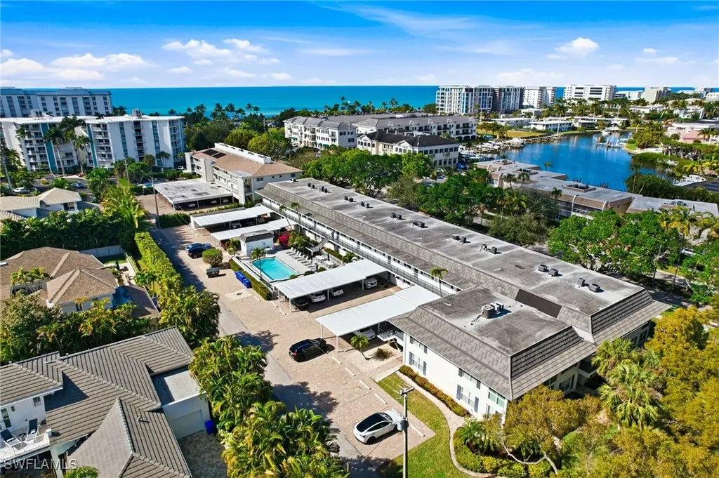 268 Banyan Boulevard Naples FL 34102