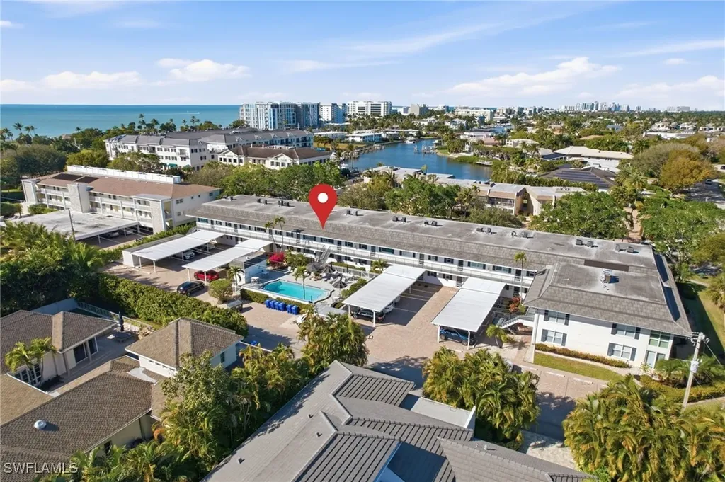 268 Banyan Boulevard Naples FL 34102
