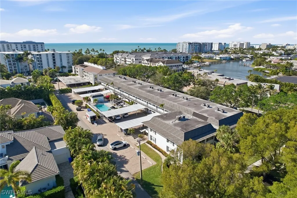 268 Banyan Boulevard Naples FL 34102