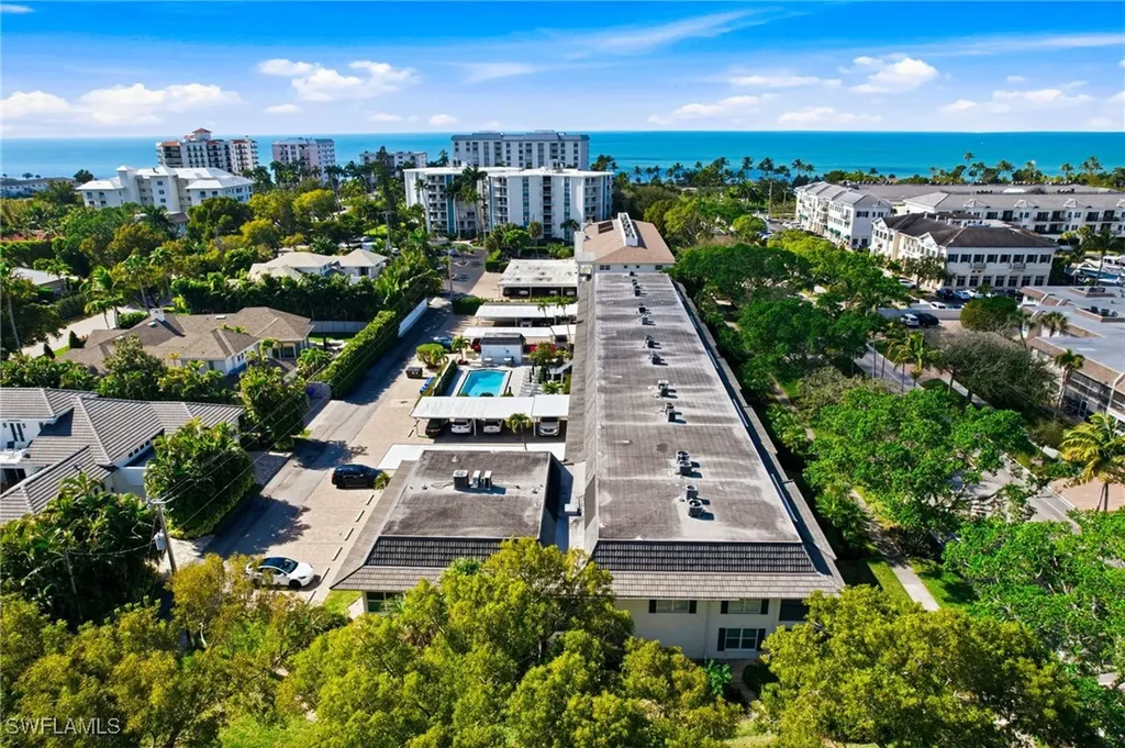268 Banyan Boulevard Naples FL 34102