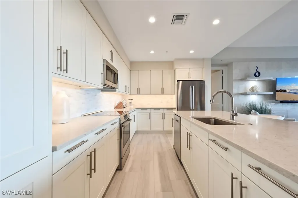 1111 Central Avenue Naples FL 34102