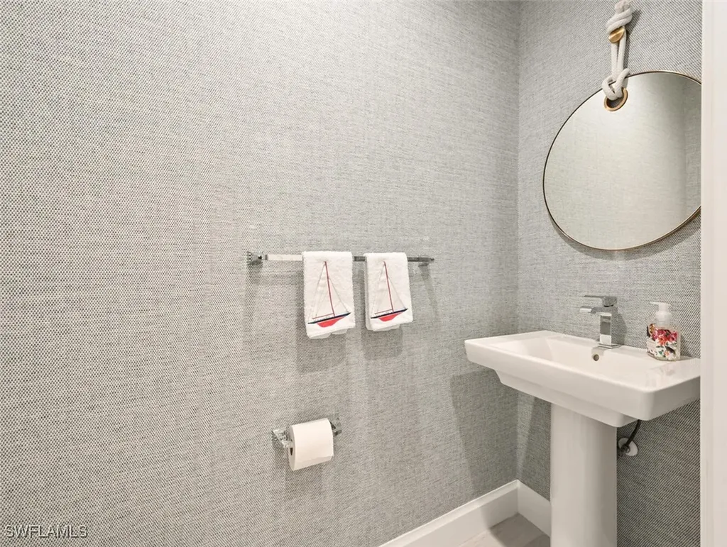 1111 Central Avenue Naples FL 34102