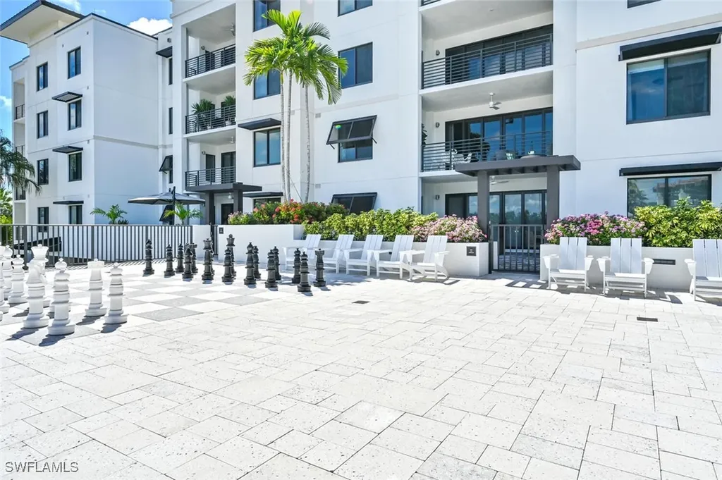 1111 Central Avenue Naples FL 34102