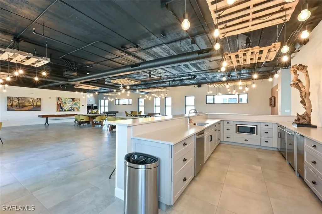1111 Central Avenue Naples FL 34102