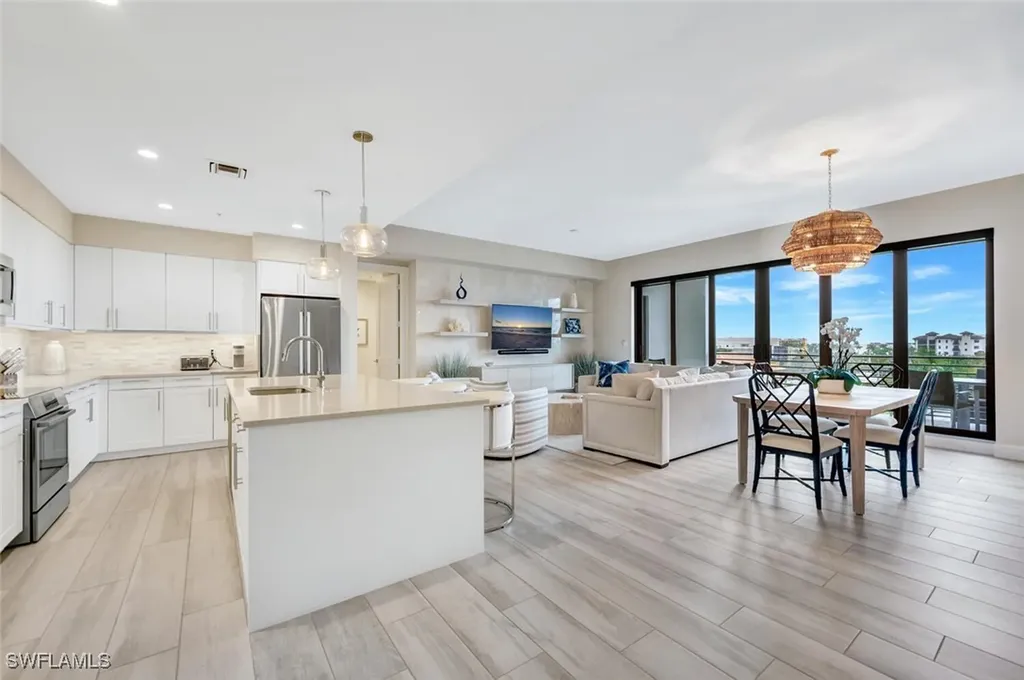 1111 Central Avenue Naples FL 34102