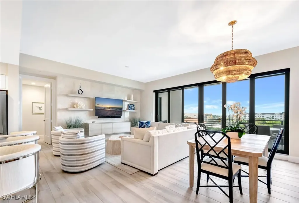 1111 Central Avenue Naples FL 34102