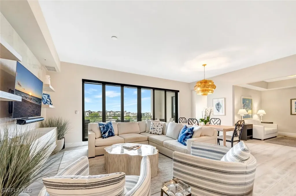 1111 Central Avenue Naples FL 34102