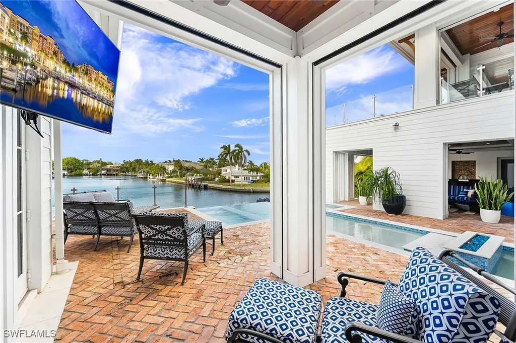481 21st Avenue S Naples FL 34102