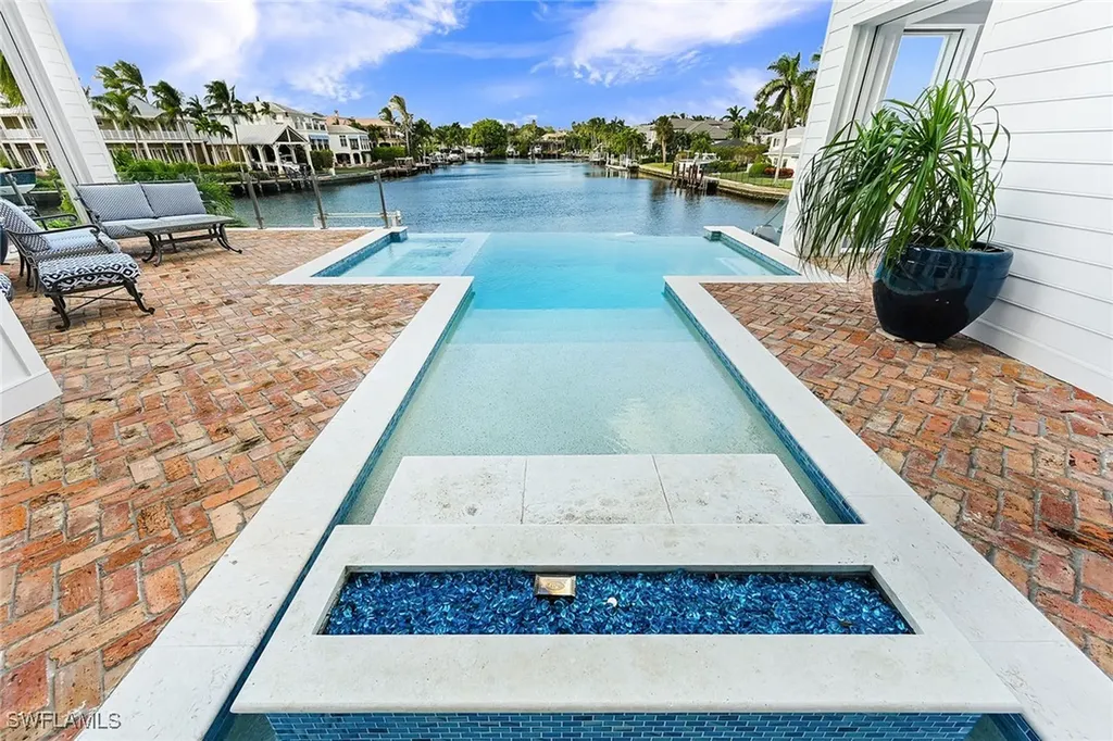 481 21st Avenue S Naples FL 34102