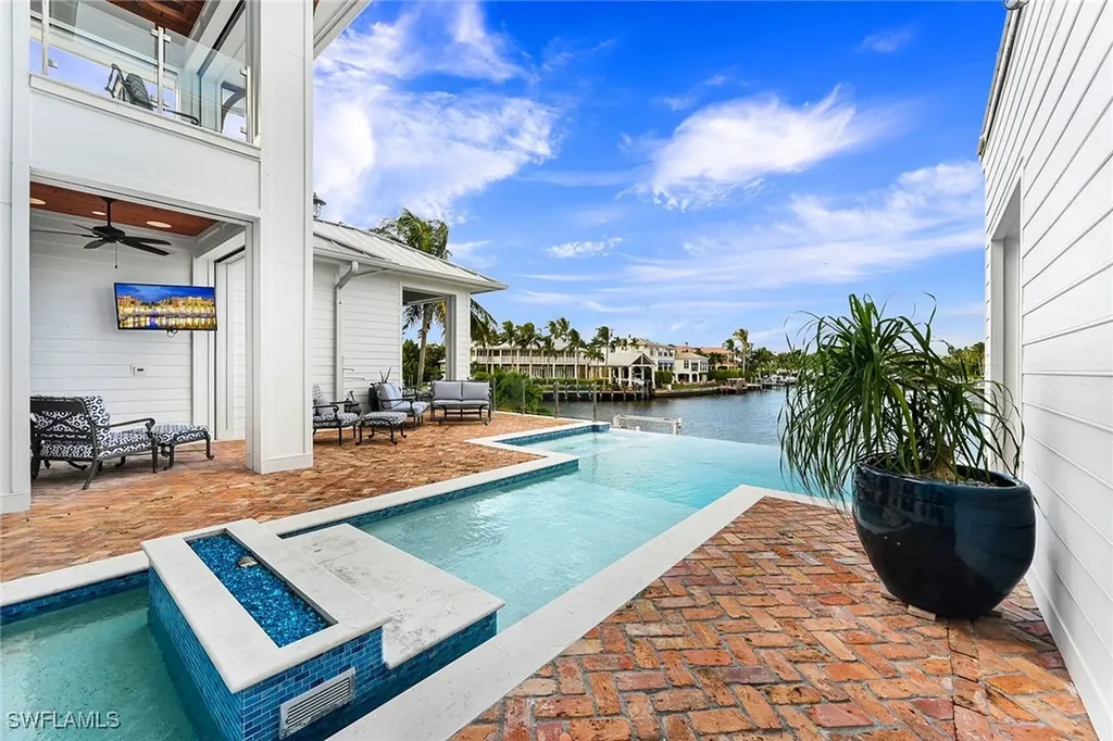481 21st Avenue S Naples FL 34102