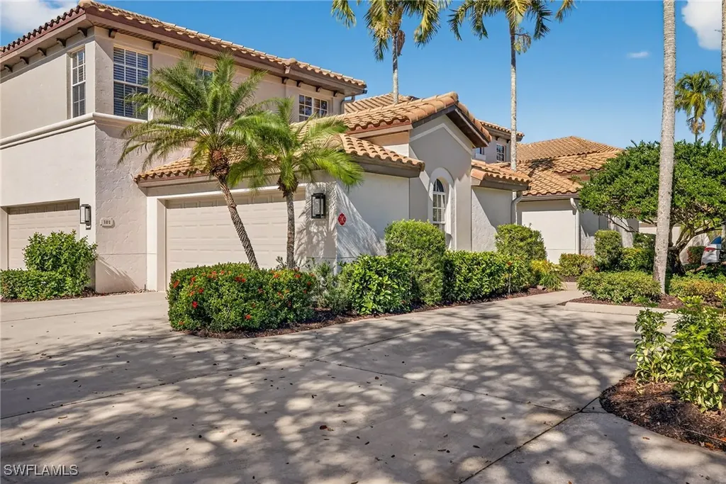 Estero FL, 21430 Pelican Sound Drive, Unit 201