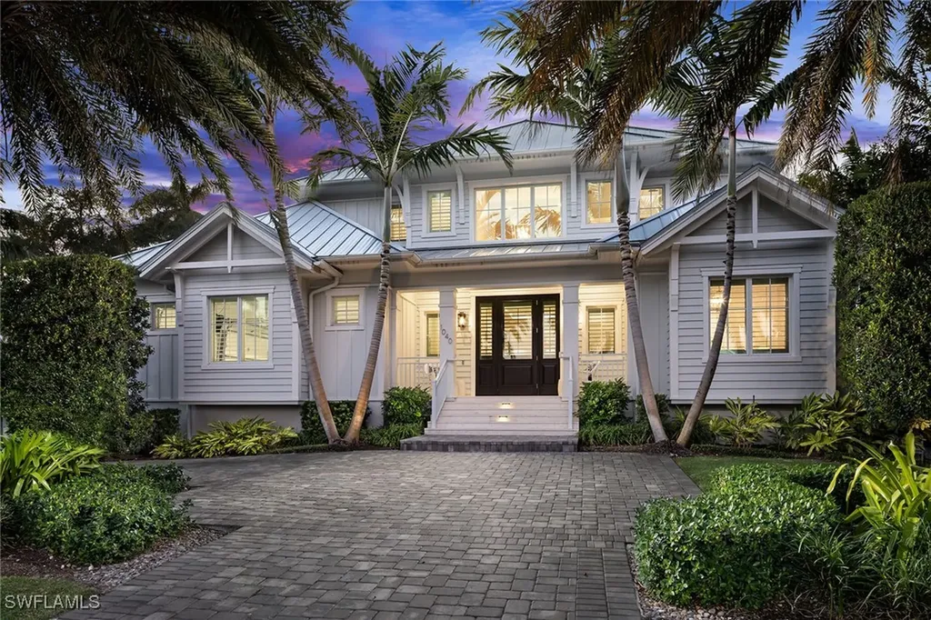 Naples FL, 1040 2ND Street S