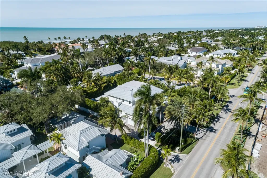 1040 2nd Street S Naples FL 34102