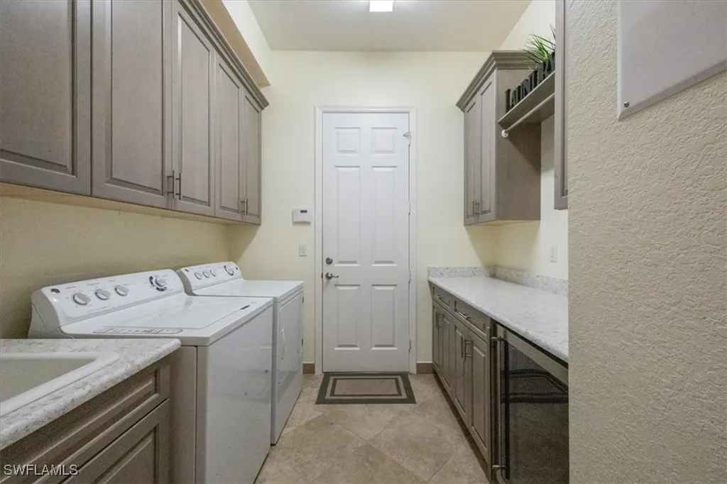 13867 Luna Drive Naples FL 34109