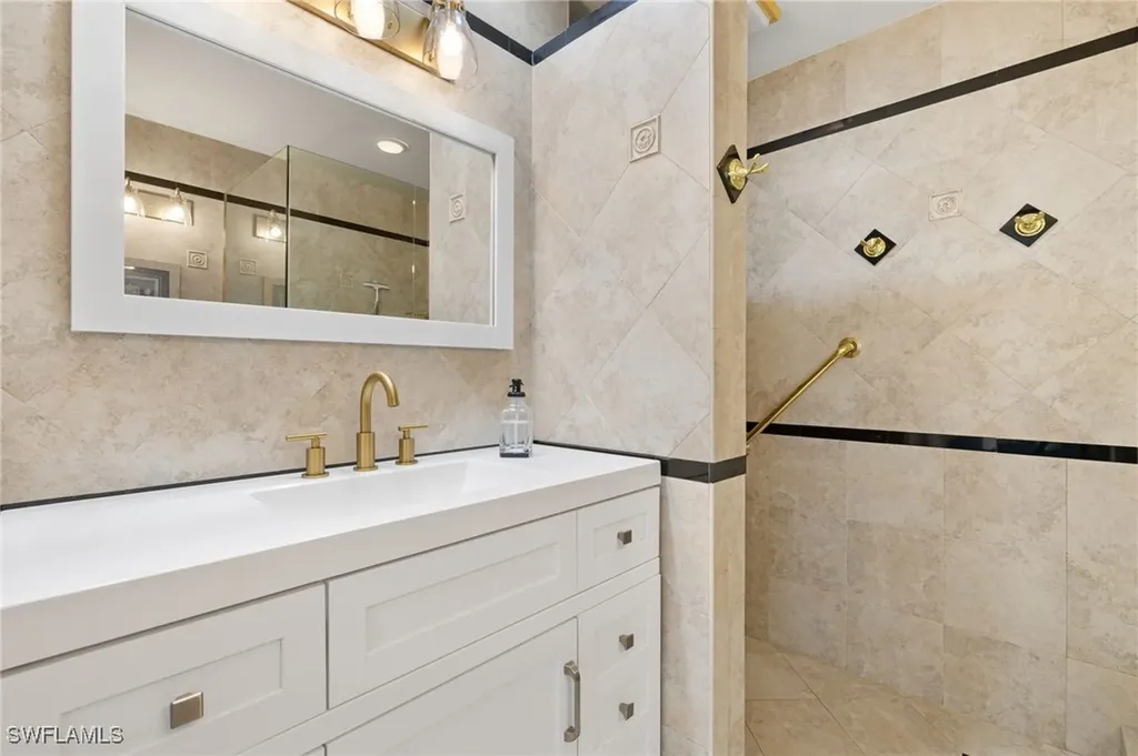 843 Marblehead Drive Naples FL 34104