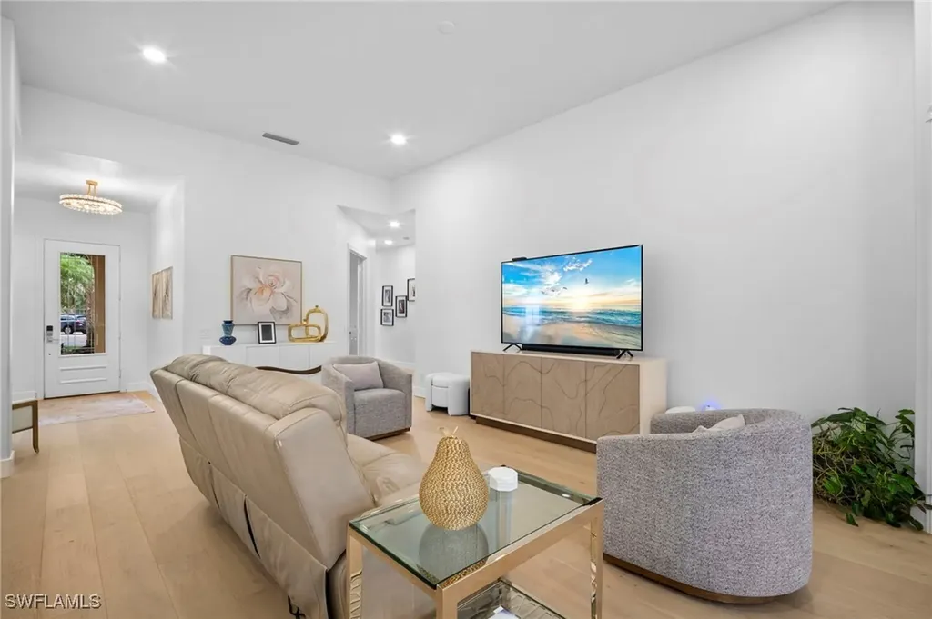 2729 Island Pond Lane Naples FL 34119-7526