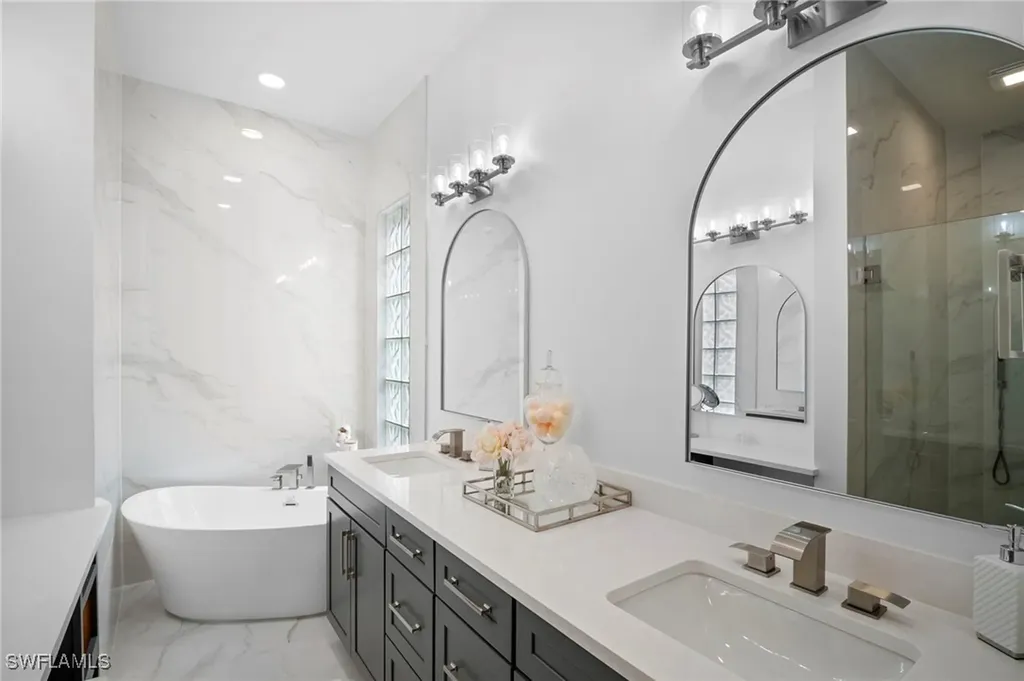 2729 Island Pond Lane Naples FL 34119-7526