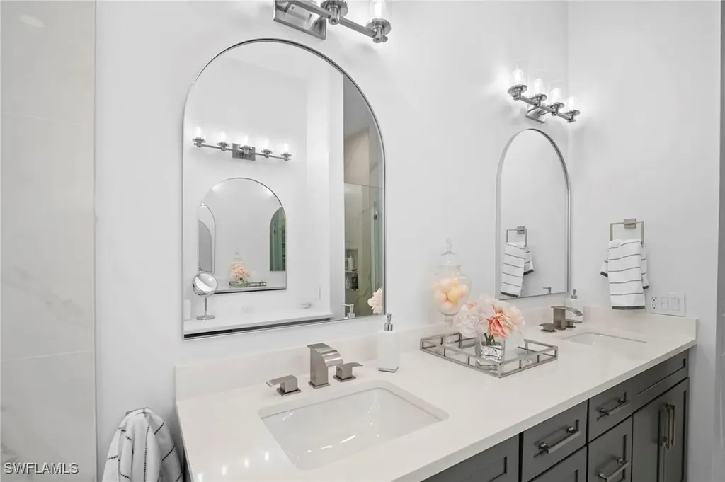 2729 Island Pond Lane Naples FL 34119-7526