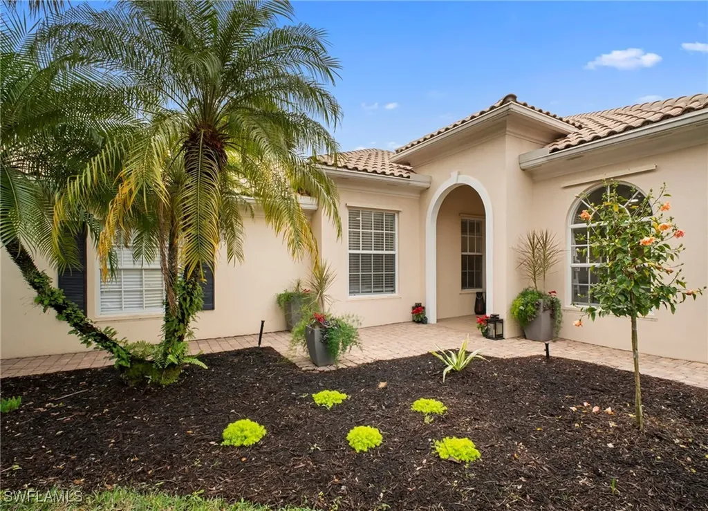 2729 Island Pond Lane Naples FL 34119-7526