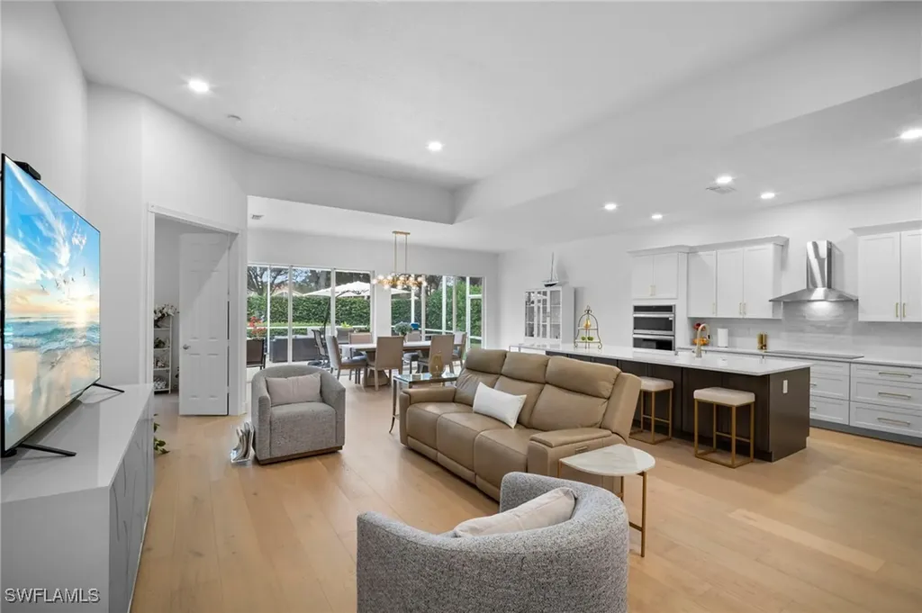 2729 Island Pond Lane Naples FL 34119-7526