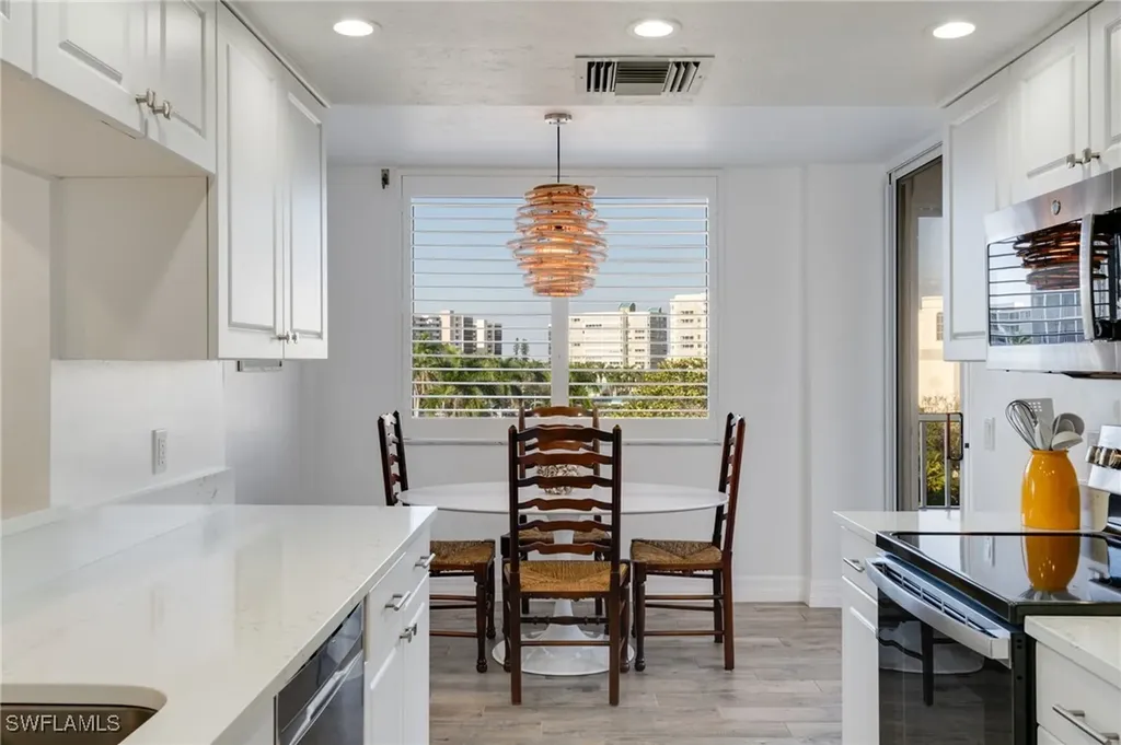 11118 Gulf Shore Drive Naples FL 34108