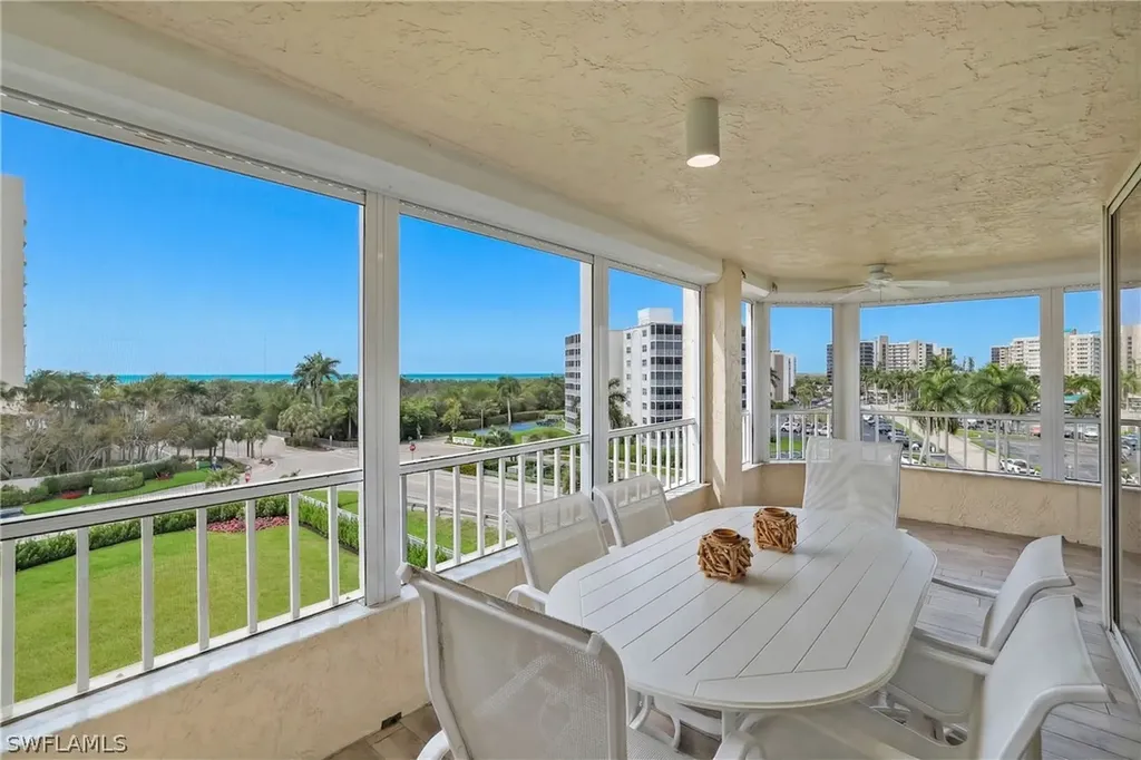 11118 Gulf Shore Drive Naples FL 34108