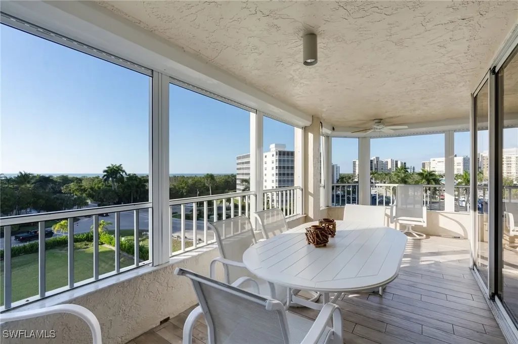 11118 Gulf Shore Drive Naples FL 34108