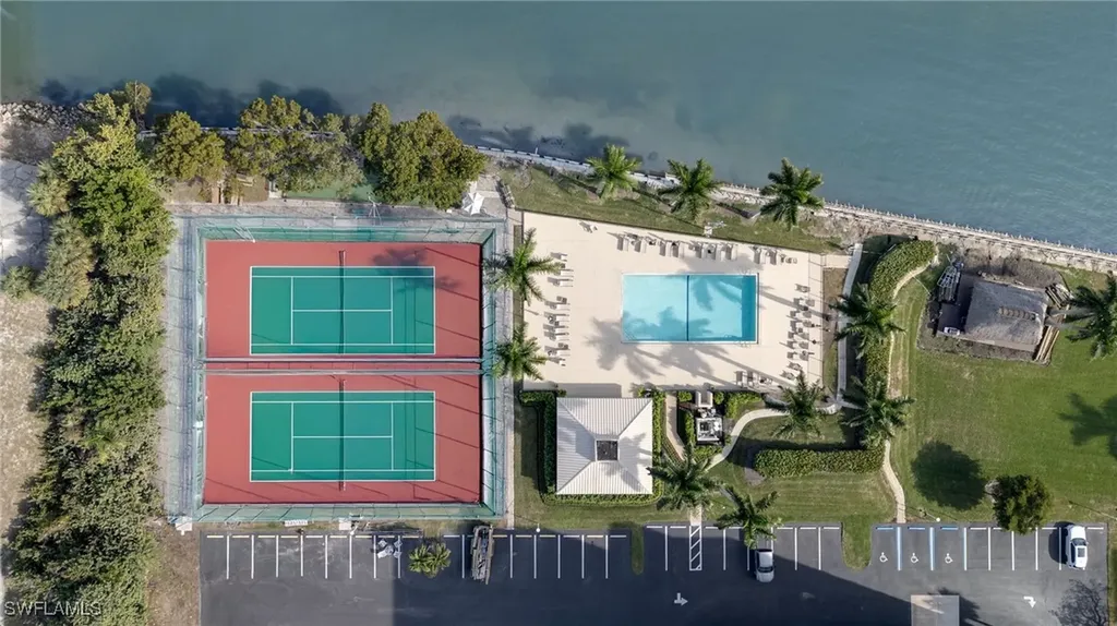 11118 Gulf Shore Drive Naples FL 34108