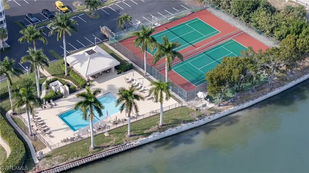 11118 Gulf Shore Drive Naples FL 34108