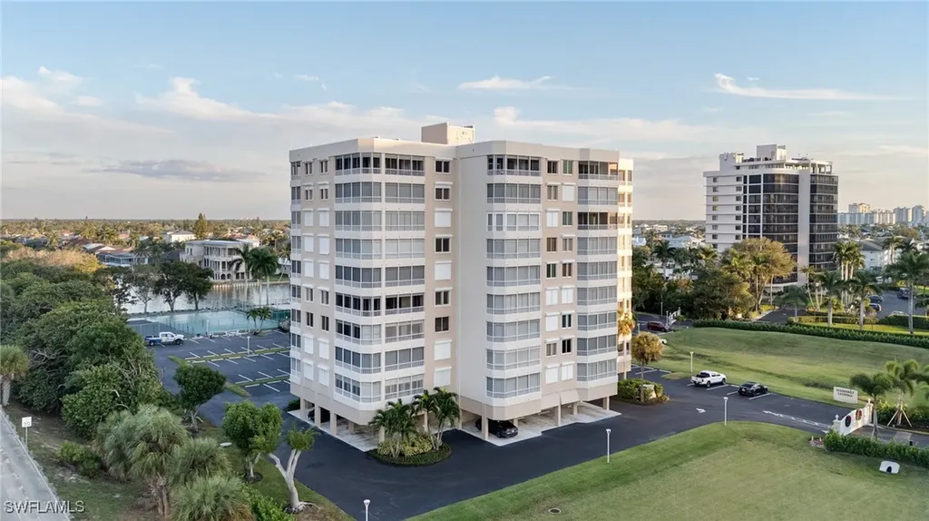 11118 Gulf Shore Drive Naples FL 34108