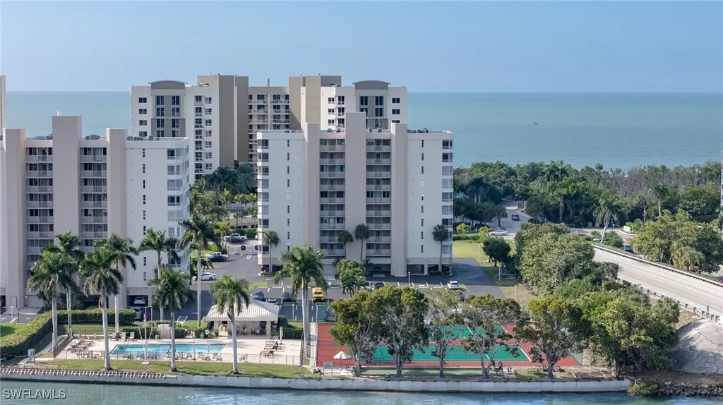 11118 Gulf Shore Drive Naples FL 34108