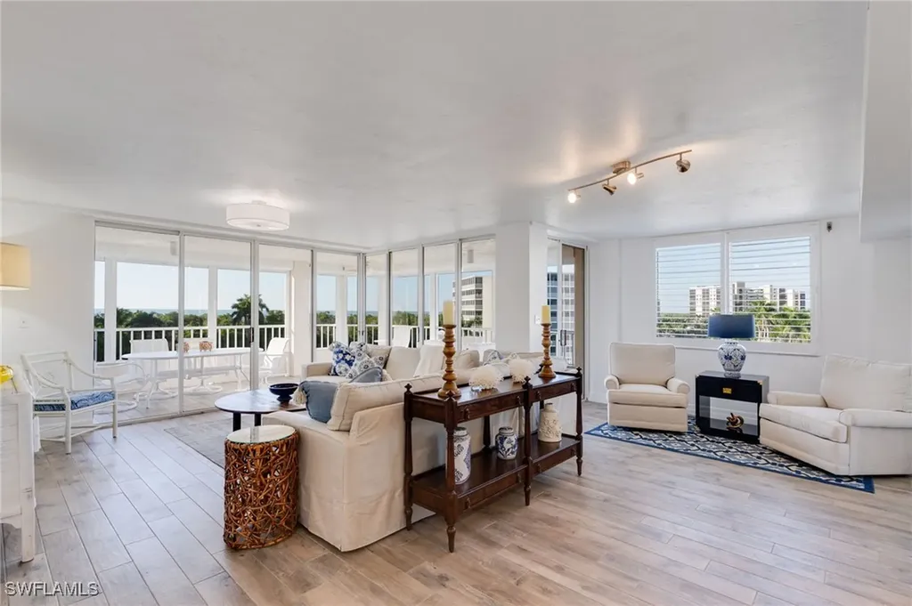 11118 Gulf Shore Drive Naples FL 34108