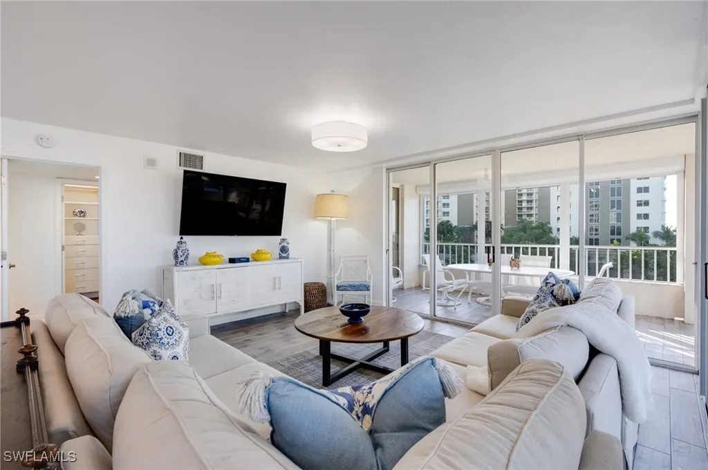11118 Gulf Shore Drive Naples FL 34108