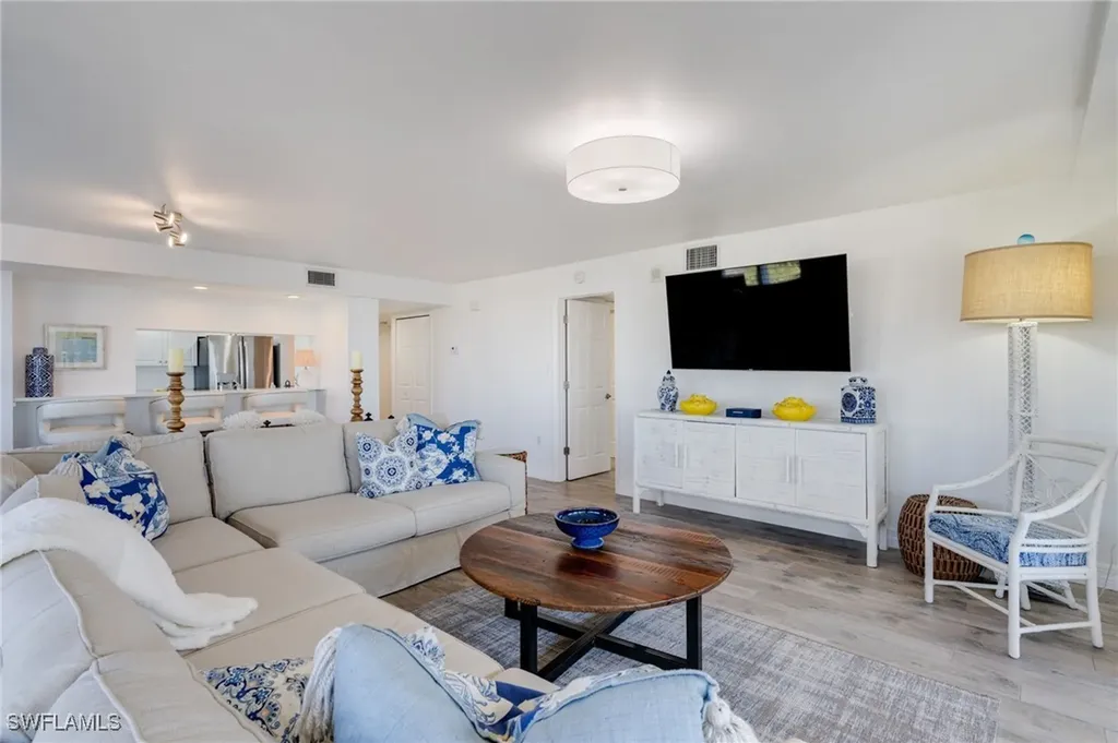 11118 Gulf Shore Drive Naples FL 34108